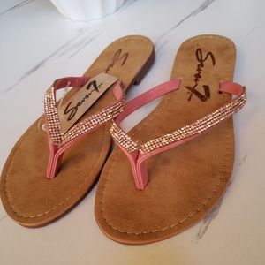 Seven7 sandals/flip-flops